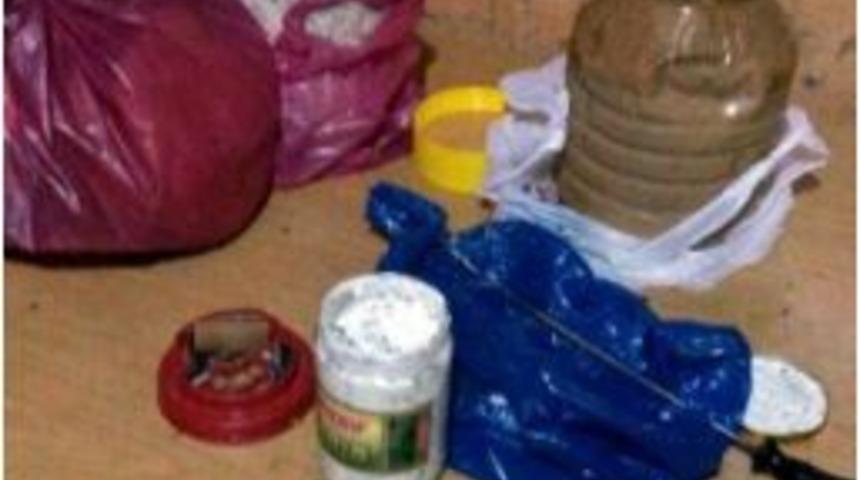 Aşure Ve Cacık Bidonunda 2 Kilo 153 Gram Eroin Ele Ge&ccedil;irildi