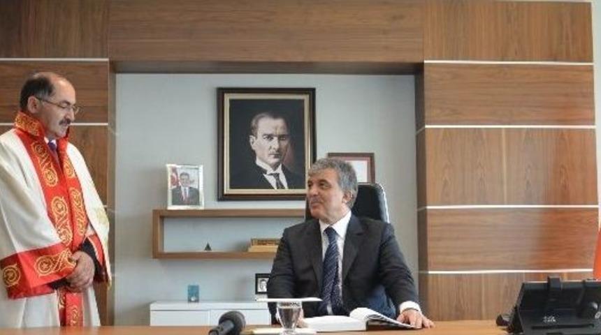 Cumhurbaşkanı G&uuml;l: "&uuml;niversitelerin Eğitim Kalitesine &Ccedil;ok Dikkat Etmeleri Gerekiyor"