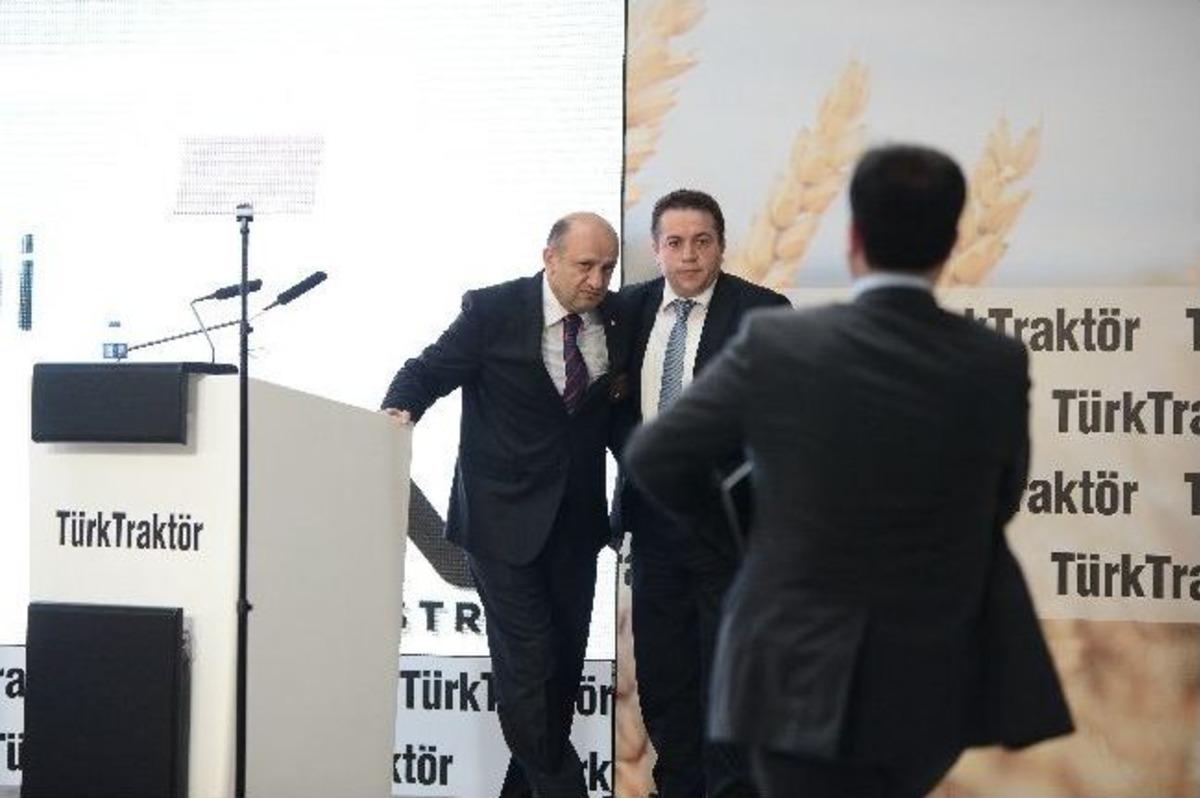 Bakan Işık, Sakarya'da Konuşma Yaptığı Sırada Fenalaştı
