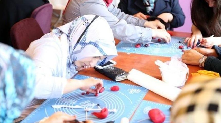 Esenlerli Kadınlara Pasta Ve Kurabiye Kursu