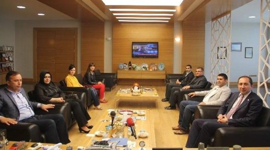 Ceylan&rsquo;dan Rekt&ouml;r Alkan&rsquo;a Ziyaret