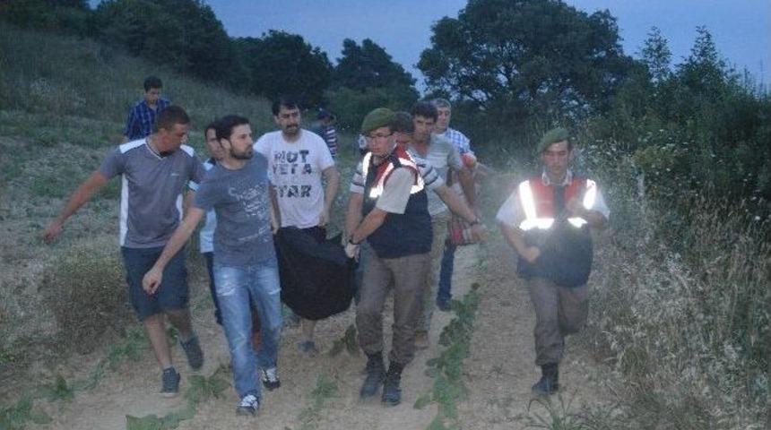 Devrilen Trakt&ouml;r&uuml;n Altında Kalan &Ccedil;ift&ccedil;i Hayatını Kaybetti