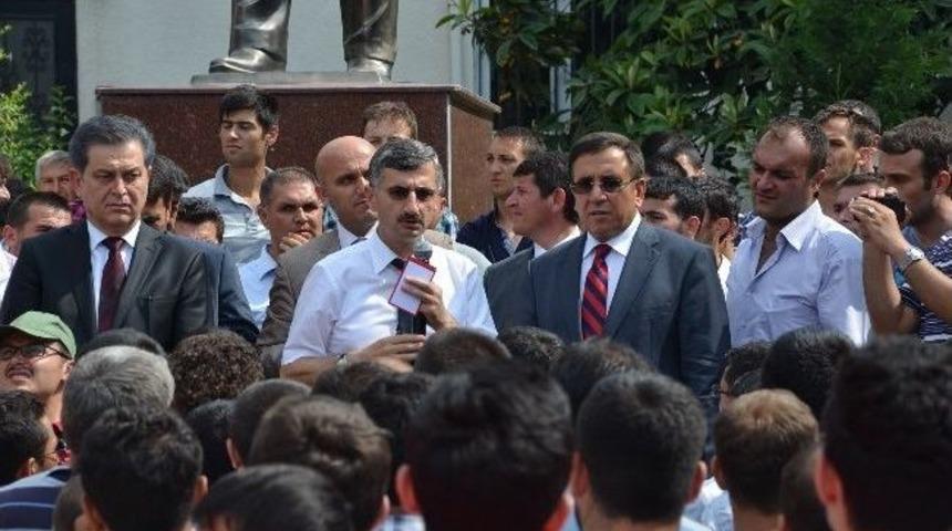 Vali Bektaş, Somalı Madencilerin Sorunlarını Dinledi