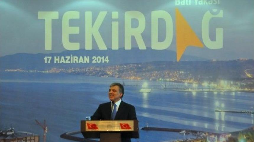 Cumhurbaşkanı G&uuml;l, Tekirdağ&rsquo;da Onuruna Verilen Yemeğe Katıldı
