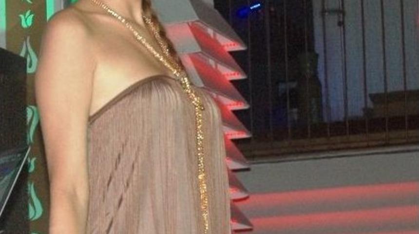 Bodrum&rsquo;da Tuğba &Ouml;zerk İzdihamı