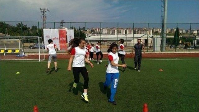 Tekirdağ’da Bayan Futbol Yaz Okulu Başladı