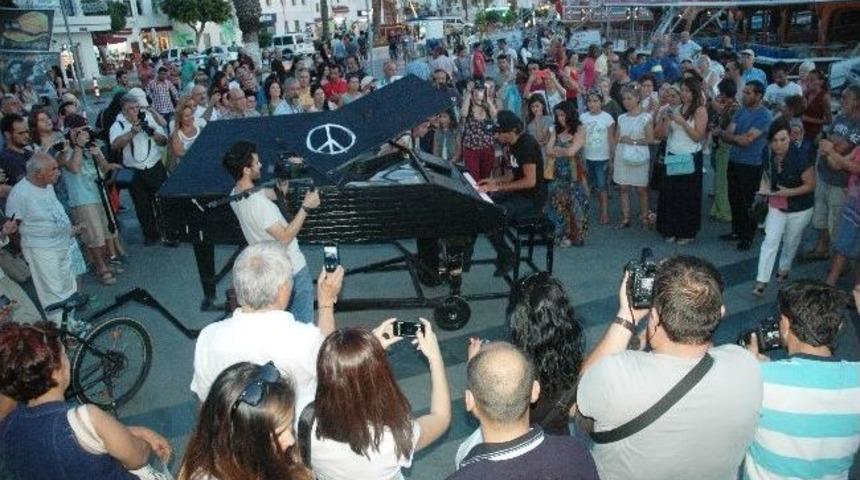 İtalyan Piyanist Soma İ&ccedil;in Konser Verdi