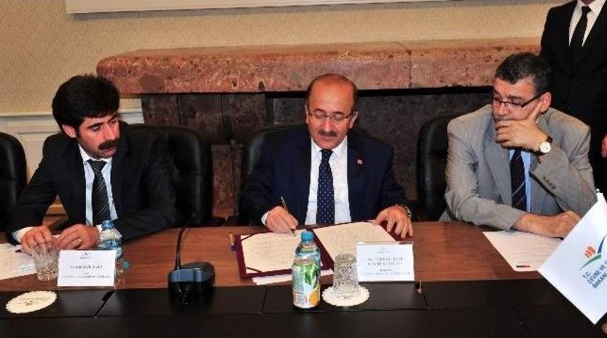 Ak&ccedil;aabat&rsquo;ın Su Ve Atısu Sorunu &Ccedil;&ouml;z&uuml;l&uuml;yor