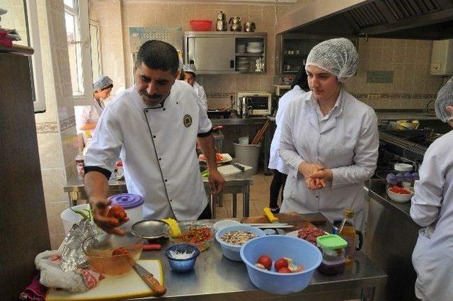 Öğrencilerden Yenimahalle Belediyesine Büyük İlgi