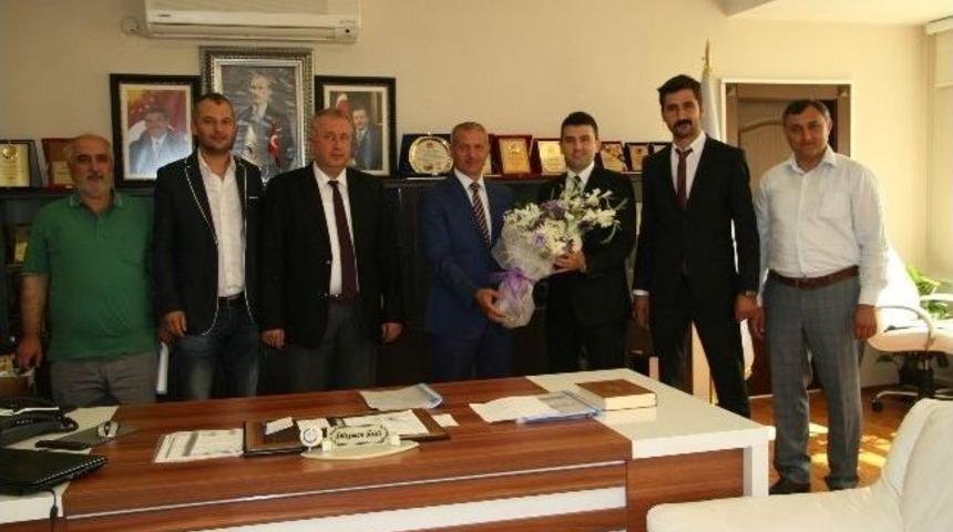 Başkan Dişli Yerel K&uuml;lt&uuml;r Derneği &Uuml;yesi Oldu