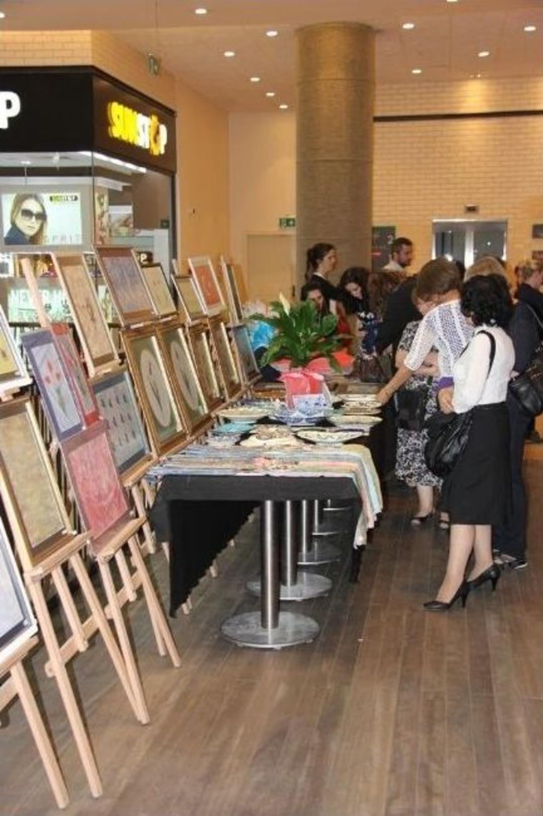 Gaziemir'de Geleneksel El Sanatları Sergisi G&ouml;zkamaştırdı