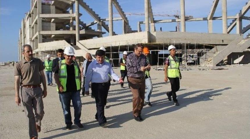 Akyazı Stadyumu&rsquo;nun İnşaatında Y&uuml;zde 35-40 Fiziki Ger&ccedil;ekleşme Sağlandı