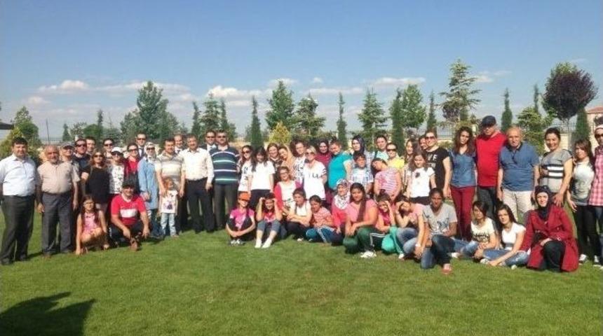 Kimsesiz &Ccedil;ocuklar "yaza Merhaba" Pikniğinde Buluştu