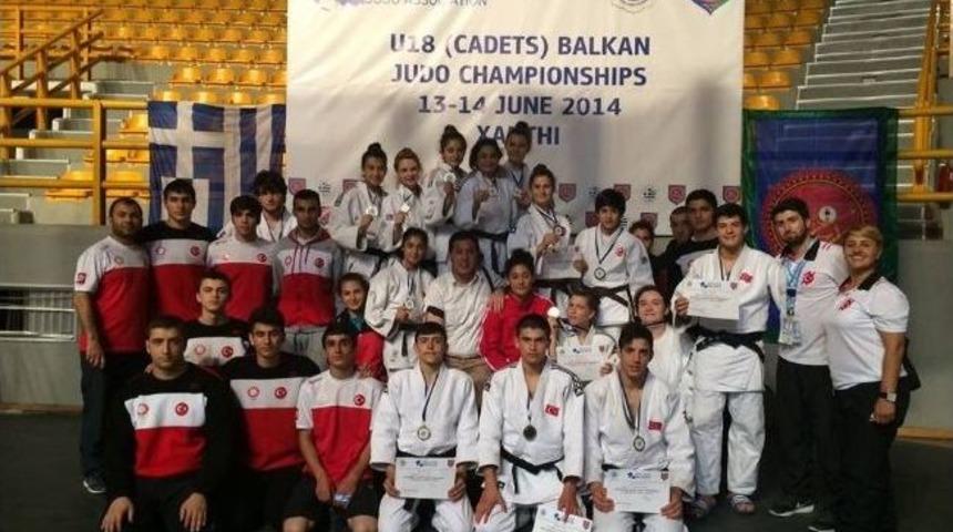 Osmangazili Judocular Balkan Şampiyonu Oldu