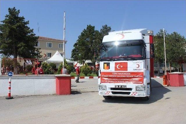 T&uuml;rk Kızılayı&rsquo;ndan Bosna&rsquo;ya Yeni Yardım Konvoyu Yola &Ccedil;ıktı 3
