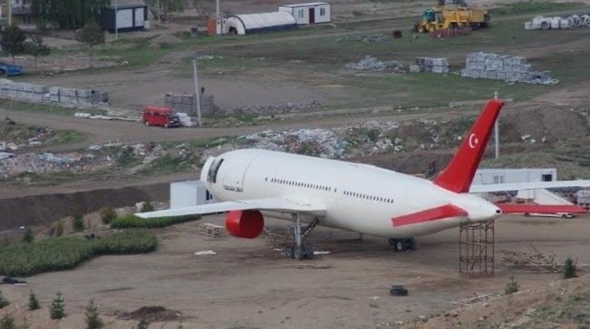 Bu Da U&ccedil;ak K&uuml;t&uuml;phane