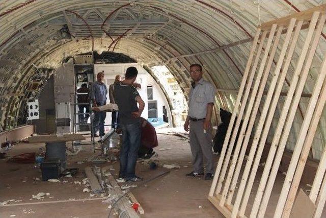 Bu Da U&ccedil;ak K&uuml;t&uuml;phane 1