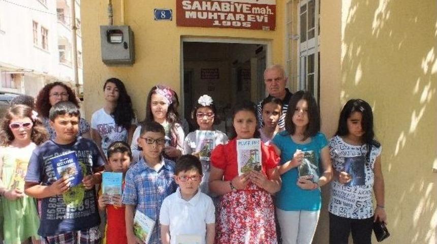 Muhtardan Başarılı &Ouml;ğrencilere Anlamlı Hediye