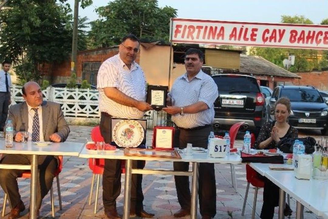 İl&ccedil;e Milli Eğitim M&uuml;d&uuml;r&uuml; D&ouml;ş&rsquo;e Veda Yemeği