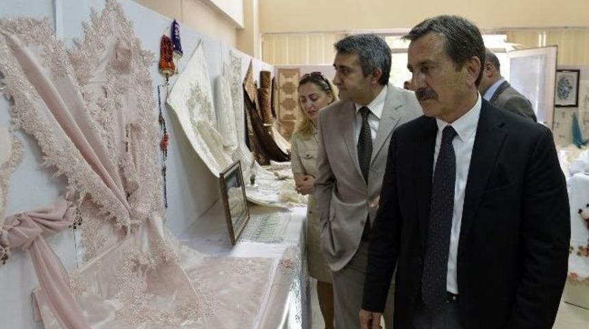 Belde Evleri Kursiyerlerinin El Emeği Sergisi