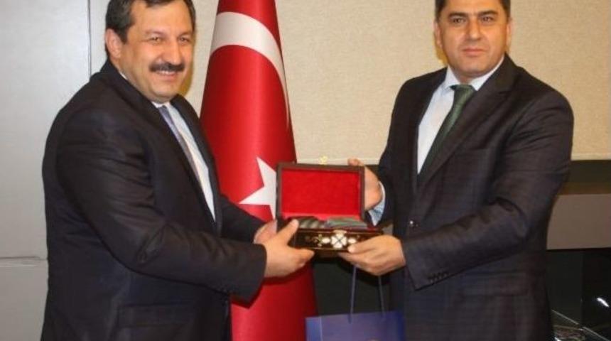 Kick Boks Federasyon Başkanı Kayıcı&rsquo;dan, Emniyet M&uuml;d&uuml;r&uuml; Gezer&rsquo;e Ziyaret