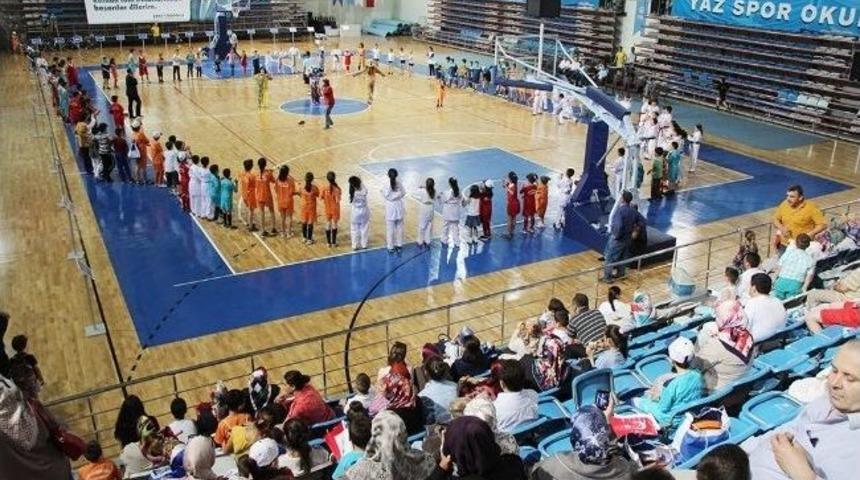 27 Bin 348 &Ccedil;ocuk Spora Başladı