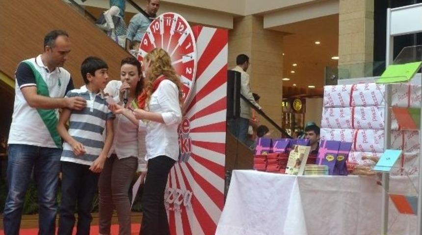 Babalar Piazza Hediye &Ccedil;arkı İle Kazandı