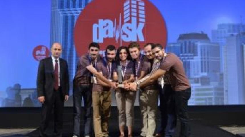 Kt&uuml; Depreme Dayandı, 3 &Ouml;d&uuml;l Birden Aldı