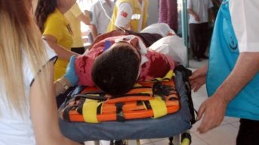 Otomobille Motosiklet &Ccedil;arpıştı: 1 Ağır Yaralı