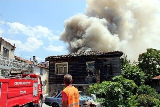 Lapseki'de Korkutan Yangın