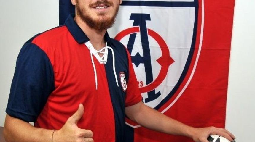 Altınordu'da İlk İmza Berkay'dan