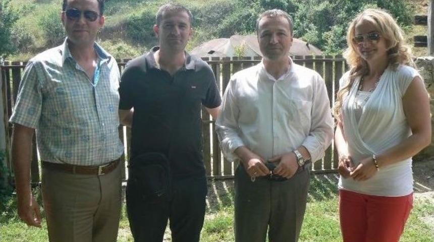 Atanan M&uuml;d&uuml;r Ve &Ouml;ğretmenler İ&ccedil;in Veda Yemeği