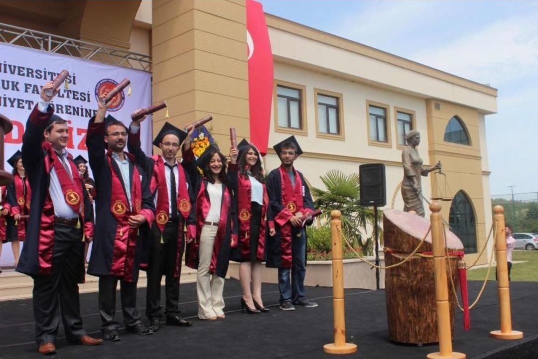 Ali Fuad Başgil Hukuk Fak&uuml;ltesi'nde Ilk Mezuniyet T&ouml;reni