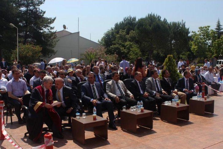 Ali Fuad Başgil Hukuk Fakültesi'nde Ilk Mezuniyet Töreni G4