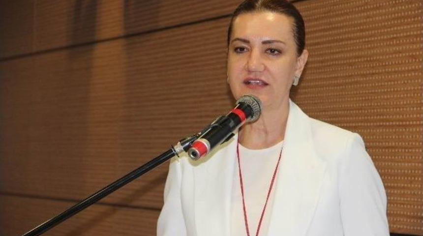 N&uuml;khet Hotar: &ldquo;3 &Ccedil;ocuk Başbakanımızın Fantezisi Değil&rdquo;