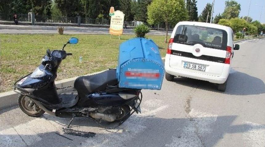Kamyonet Motosiklete &Ccedil;arptı: 1 Yaralı