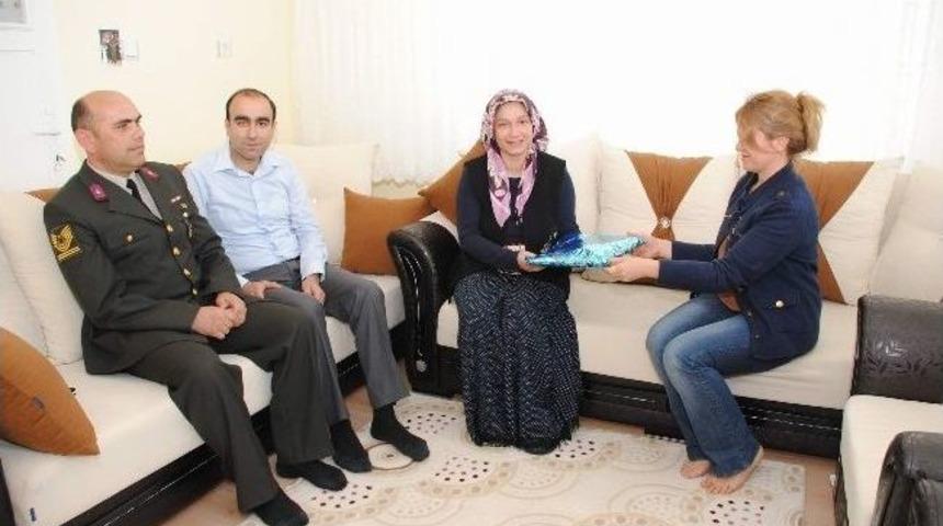 Yozgat Jandarmadan 14 Haziran&rsquo;da Doğan Bebeklere Hediye