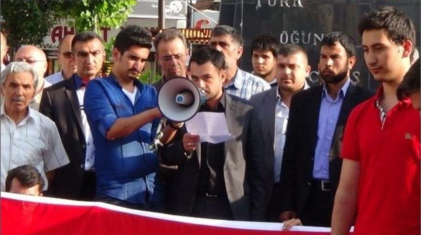 Karaman&rsquo;da Irak'taki T&uuml;rkmenlere Uygulanan Şiddet Protesto Edildi