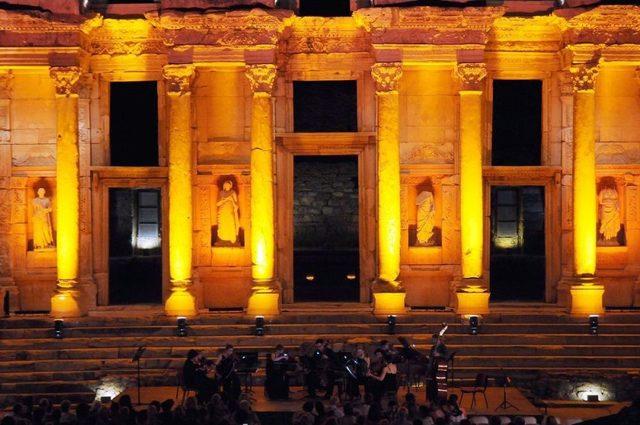 Efes Celsus Kütüphanesi'nde Konser