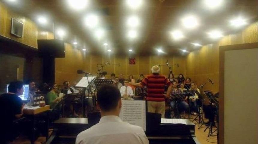 Nazilli T&uuml;rk Sanat M&uuml;ziği Korosu Trt Nağme&rsquo;de Canlı Yayına &Ccedil;ıktı