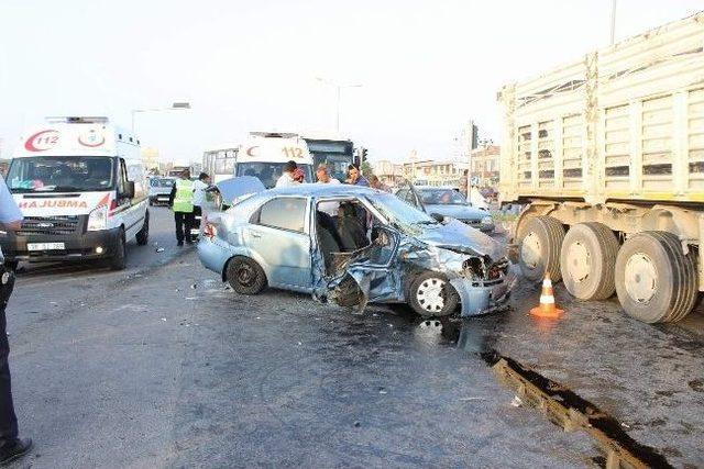 Hasta Taşıyan Ambulans Kaza Yaptı: 6 Yaralı