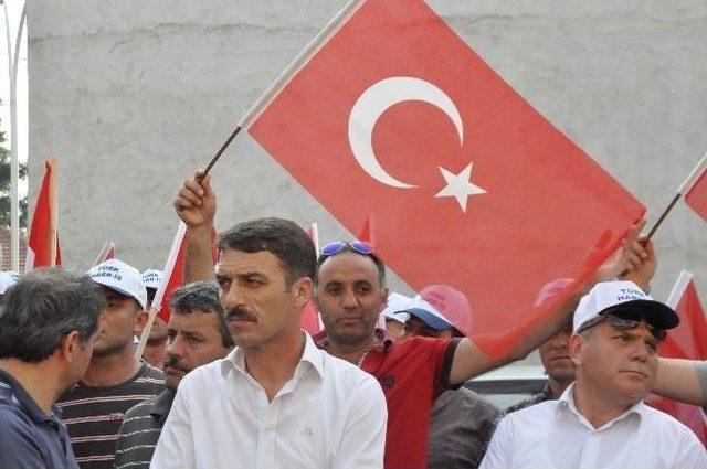 Türk-iş Sakarya Temsilciliği Özelleştirmelerle İlgili Basın Açıklaması Yaptı