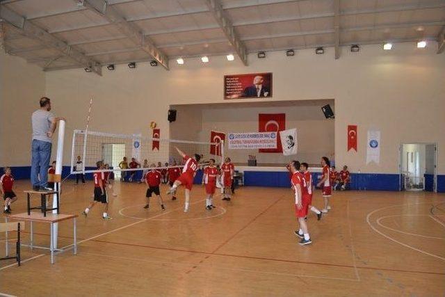 Voleybol Turnuvası’nda Şampiyon Belli Oldu