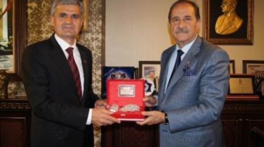 Milli Eğitim M&uuml;d&uuml;r&uuml; Akpınar&rsquo;dan Sesob&rsquo;a Veda Ziyareti