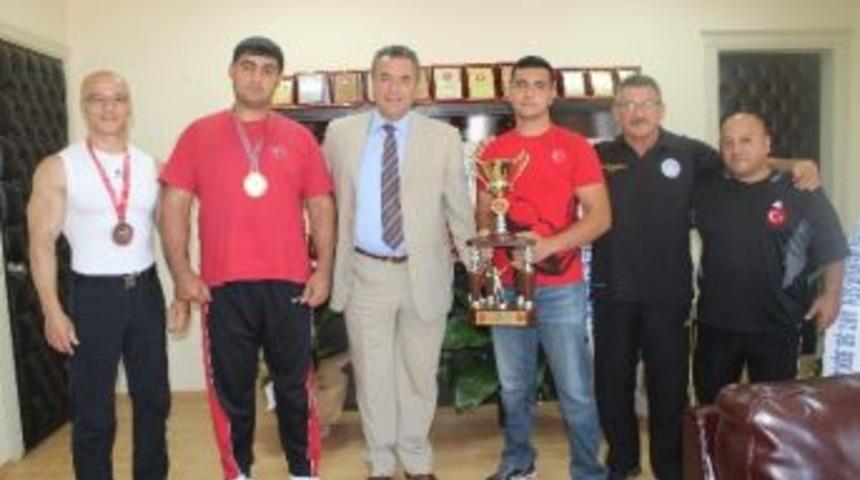 Şampiyonlardan Ziyaret