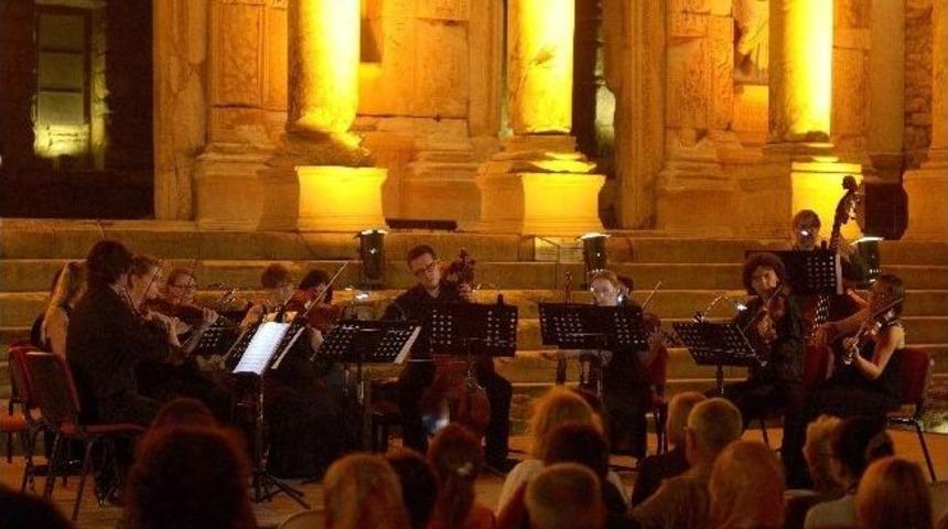 Celsus&rsquo;da Sıradışı M&uuml;zik Gecesi