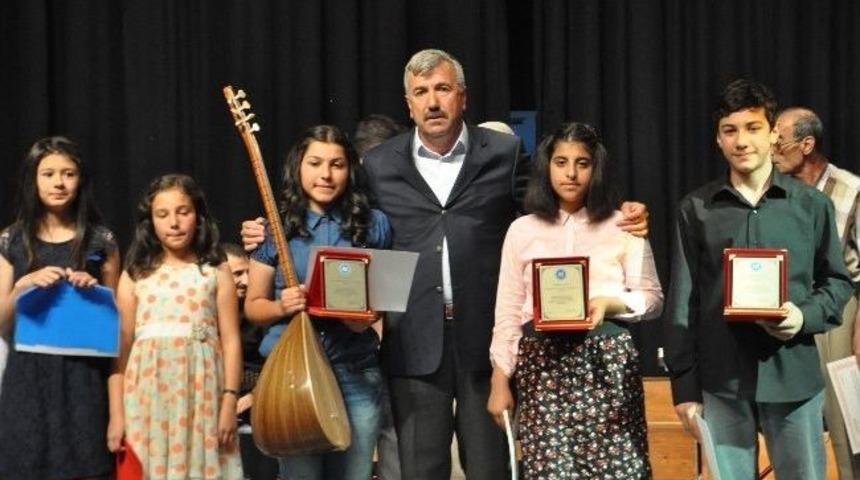 Akyurtlu &Ccedil;ocuklar T&uuml;rk&uuml;leri Yaşatıyor