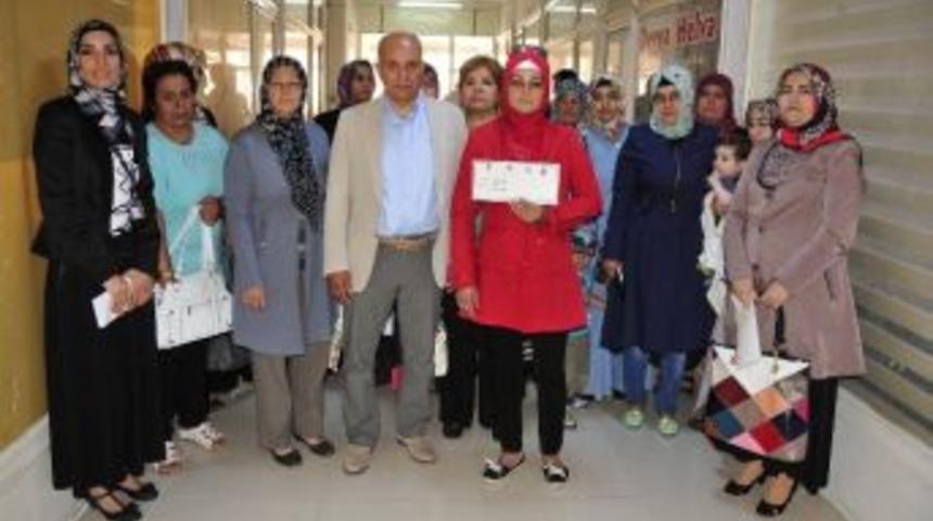 Karaman'da Kadın Girişimciler Mikro Kredi &Ccedil;eklerini Aldı