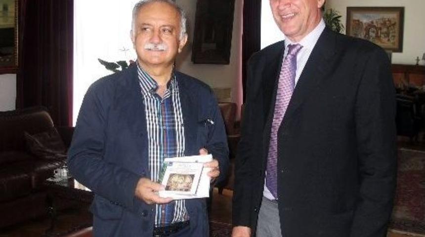 Başkan Karabağ&rsquo;dan Urlalı Yunan Bakan&rsquo;a Ziyaret