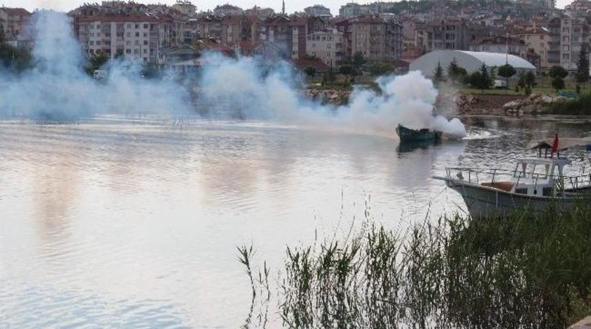 Beyşehir&rsquo;de Sinekle M&uuml;cadele